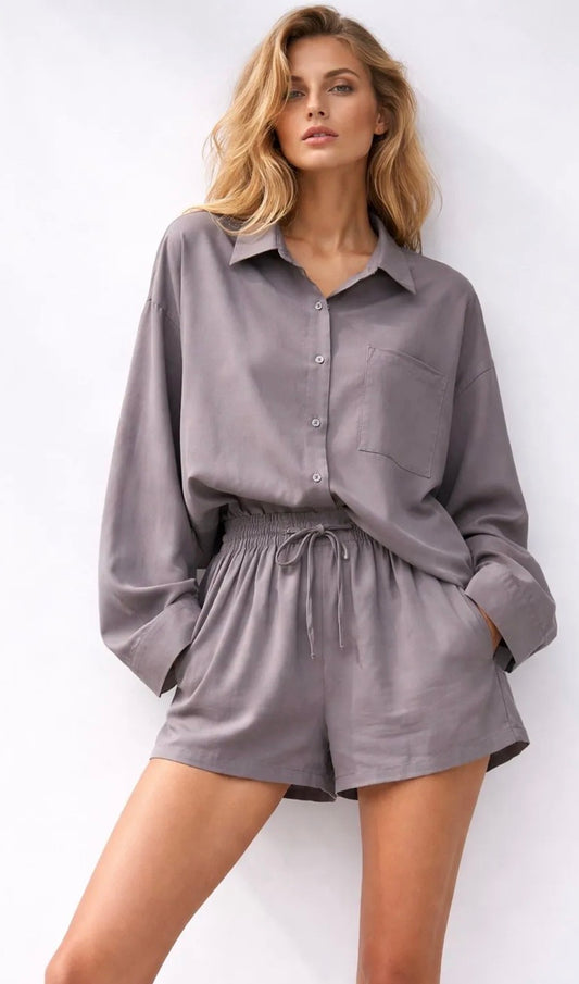Ensemble chemise et short avec coupe oversize pour un style décontracté et tendance
