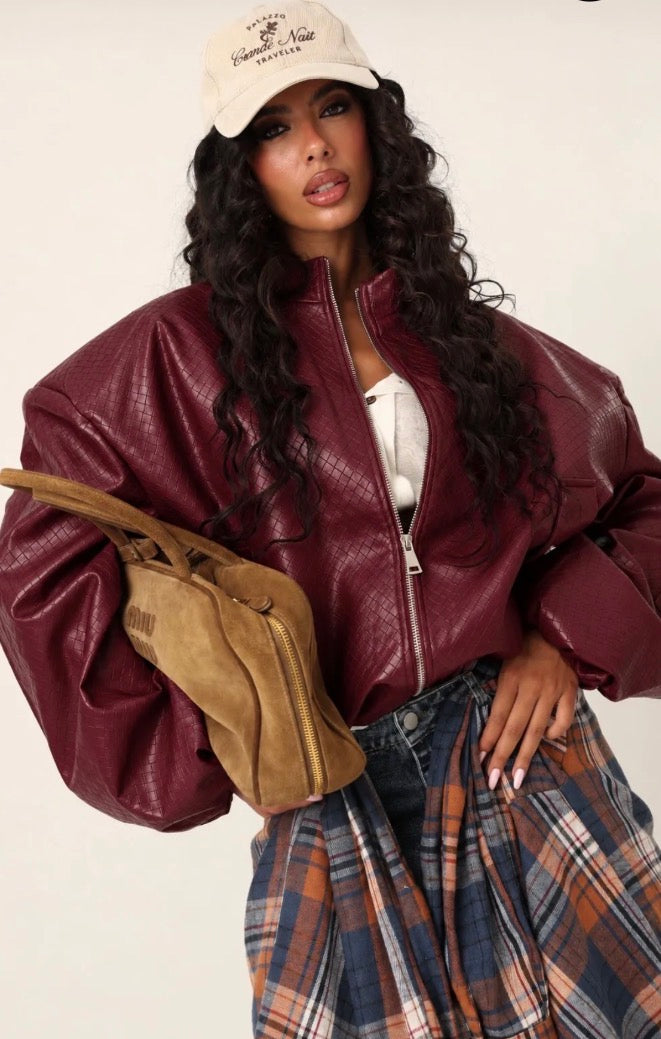 Veste bomber oversize en similicuir effet tressé avec col montant fermeture zippée et épaules très stucturées